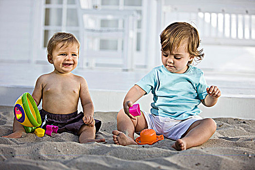 两个,婴儿,玩,玩具,沙子