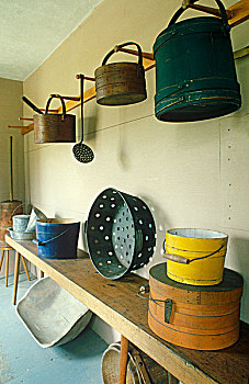 摇杯,桶,长柄勺,悬挂,高处,长椅,存储,厨房,物品