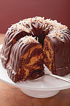 大理石花纹蛋糕,巧克力涂层,椰蓉