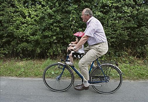 爷爷,骑自行车,孙女,丹麦