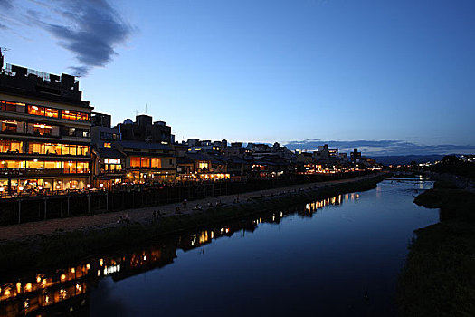 平台,餐馆,河