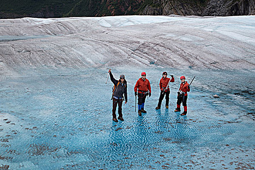 四个人,站立,棉田豪冰河,阿拉斯加,美国
