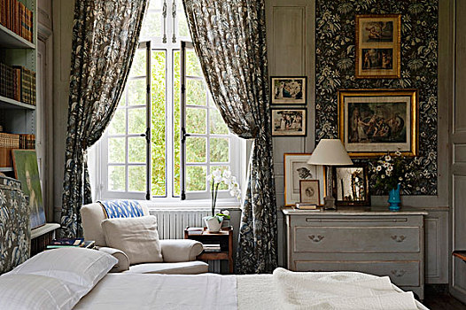 床,靠近,帘,格子,窗户,传统,卧室