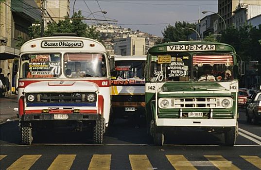 智利,瓦尔帕莱索,三个,巴士,街道,人行横道