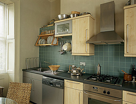 现代,厨房,蓝色,砖瓦,亮光,木头,柜厨,不锈钢,器具,抽油烟机