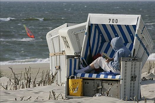 女人,读,沙滩椅,海滩,靠近,威斯特兰,石荷州,德国