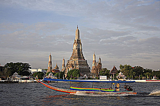 泰国,曼谷,郑王庙,湄南河,长尾船