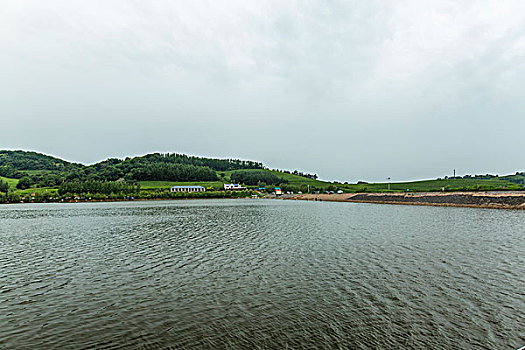 湖水库