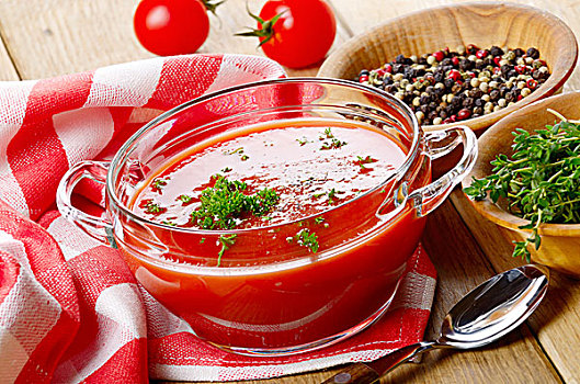 自制,西红柿,酸辣冷汤,汤,玻璃碗,健康饮食,概念