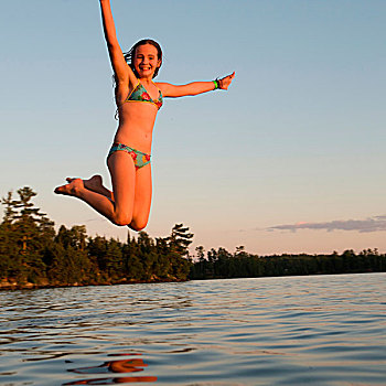 女孩,跳跃,湖,木头,安大略省,加拿大