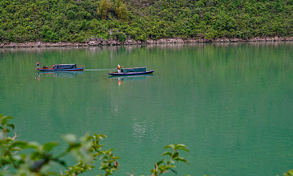 重庆酉阳,河道清漂,呵护一江碧水