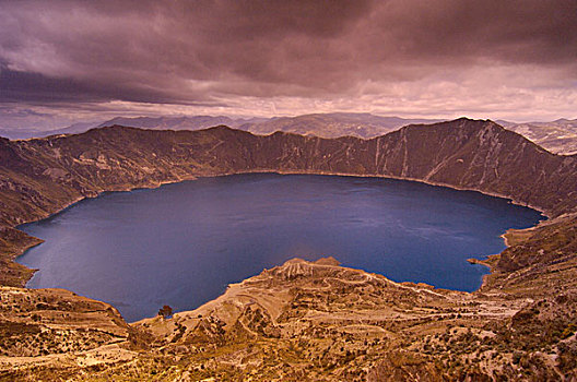 火山湖,安第斯山,厄瓜多尔,南美