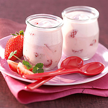 自制,草莓酸奶