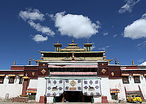 西藏第一座寺庙桑耶寺