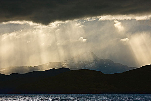 南美,智利,托雷德裴恩国家公园,帘,雨,普罗旺斯地区艾克斯,黄昏,光线,风暴,裴赫湖