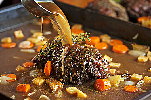 烤鹿肉,根菜類(lèi),鍋
