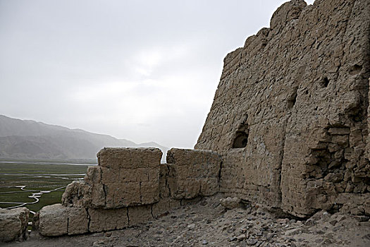 塔什库尔干古城的断壁残垣,新疆喀什塔什库尔干县