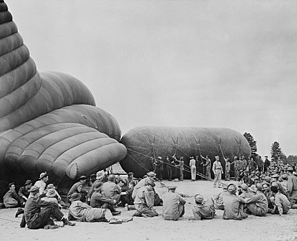 受训人员,坐,指导,气球,拦河坝,训练,中心,露营,田纳西,美国,办公室,战争,信息,早,40年代