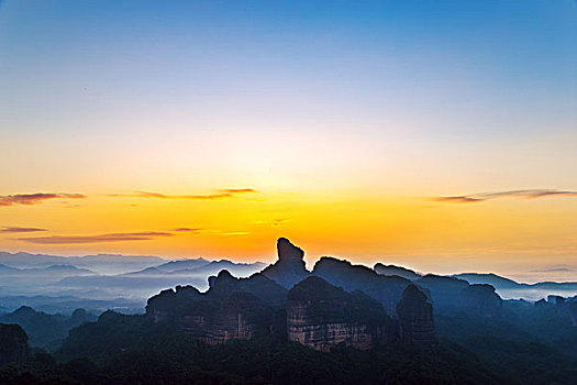 高山日出自然风光