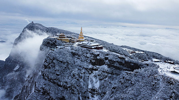 航拍四川峨眉山冬日云海雪中大气美景