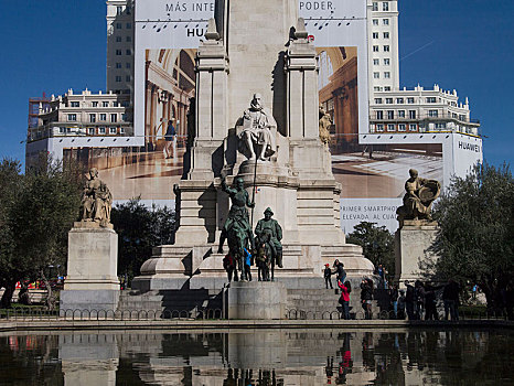 马德里西班牙广场塞万提斯纪念碑