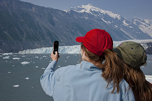 青少年,姐妹,照相,手机,冰河,背景,威廉王子湾,阿拉斯加