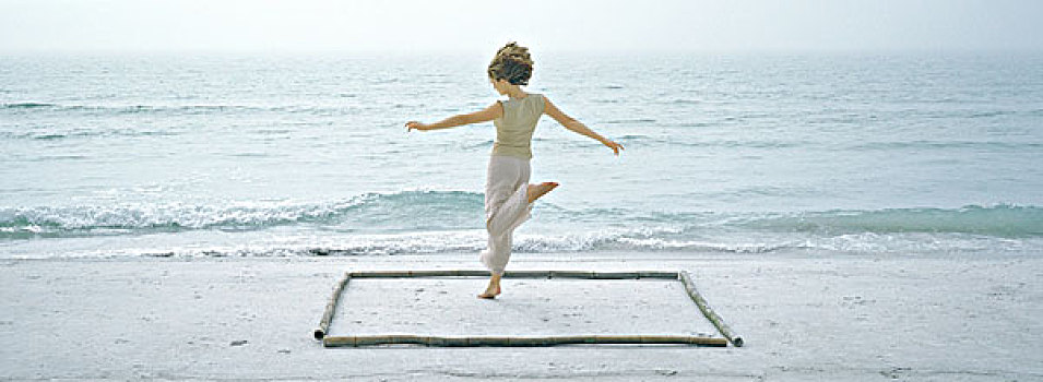 女人,跳跃,方形,海滩