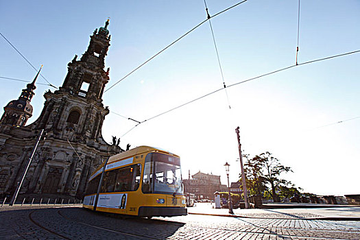 德国,萨克森,德累斯顿,城堡广场,霍夫教堂,大教堂,圣三一大教堂,移动,有轨电车