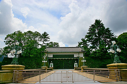 皇居是日本天皇居住的皇宫