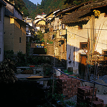 依山而建古村和街道