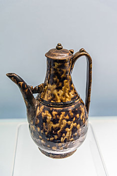 上海博物馆的南宋元代时期吉州窑玳瑁釉执壶