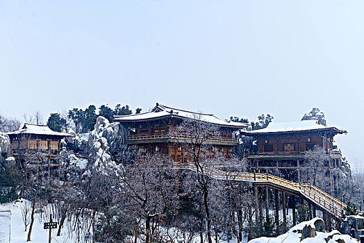 湖北襄陽影視城雪景