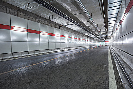 modernhighwaytunnelunderpass