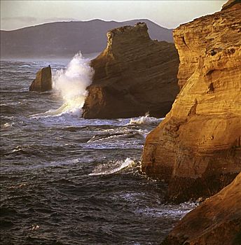 波浪,悬崖,柯万达角,州立公园,俄勒冈,美国