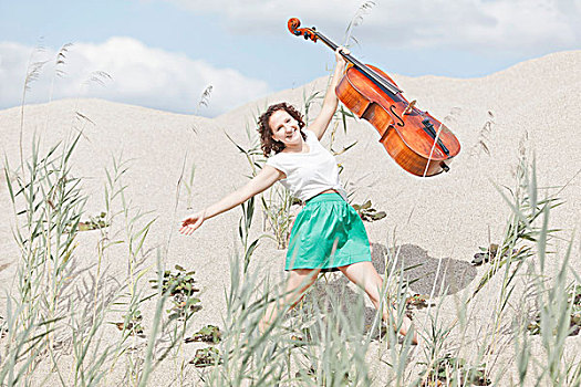 年轻,女人,大提琴,沙,山