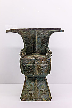 中国商代晚期的青铜器,兽面纹方尊