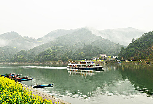 江河,山,花,船