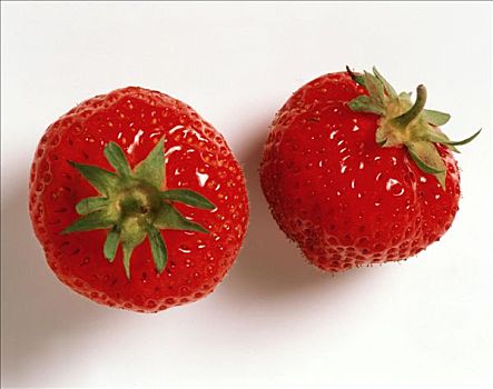 两个,草莓