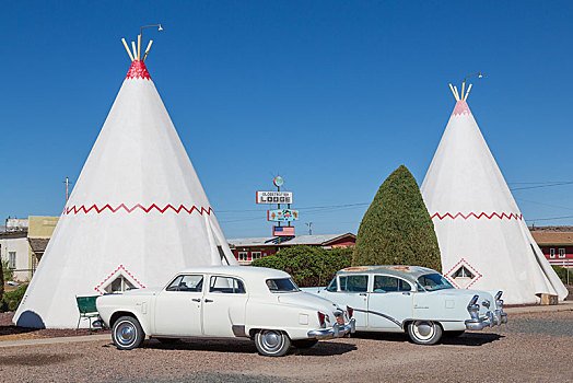 汽车旅馆,圆锥形帐篷,两个,老爷车,66号公路,亚利桑那,美国,北美