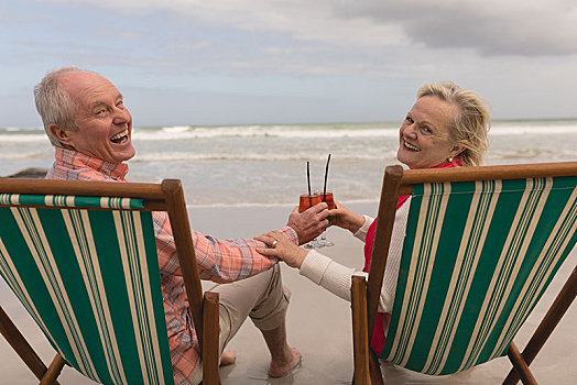 老年,夫妻,祝酒,玻璃杯,鸡尾酒,饮料,沙滩椅