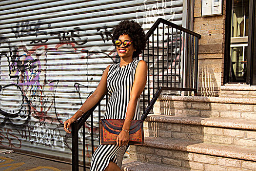 美女,时尚,写博客,非洲式发型,城市,楼梯,纽约,美国