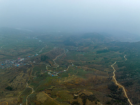 沂蒙山区的小山村