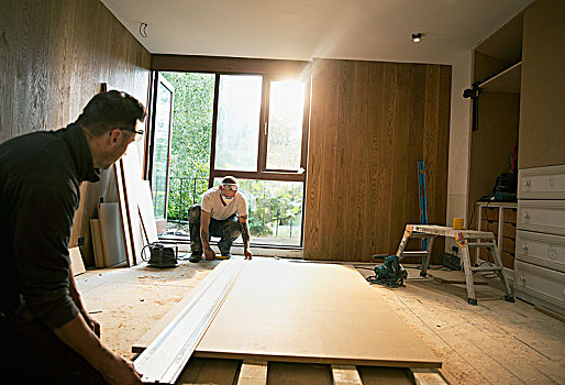 建筑工人,测量,木头,木板,房子