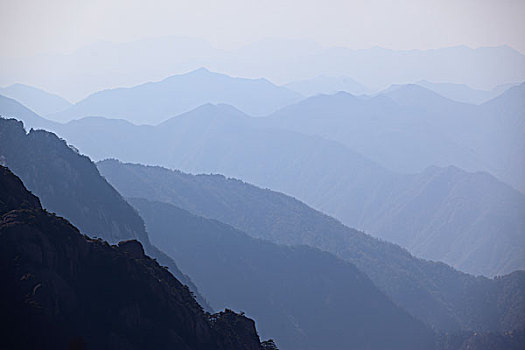 山峦,山顶,远景