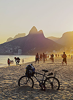 伊帕内玛海滩,石头,日落,里约热内卢,巴西,南美