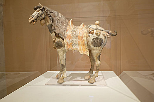 唐三彩陶瓷马