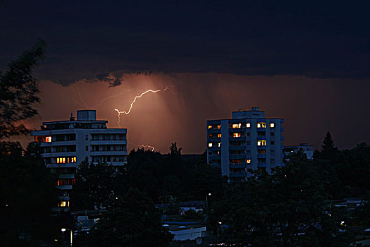 夜景,闪电,雷暴,恶劣天气,城镇,斯瓦比亚,巴登符腾堡,德国,欧洲