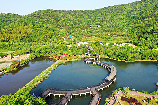 山村,湖泊