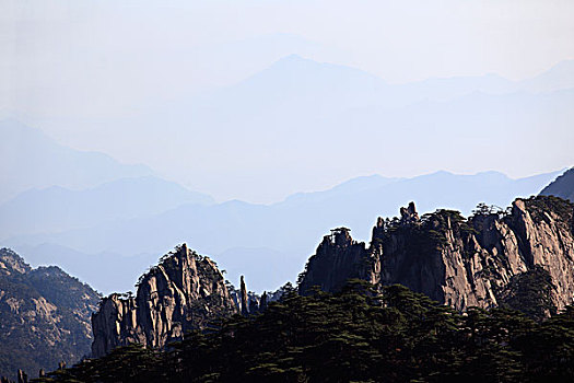 山峦,山顶,远景