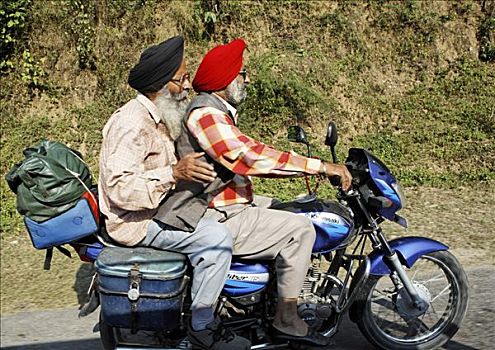 两个男人,锡克教徒,摩托车,途中,喜马偕尔邦,印度
